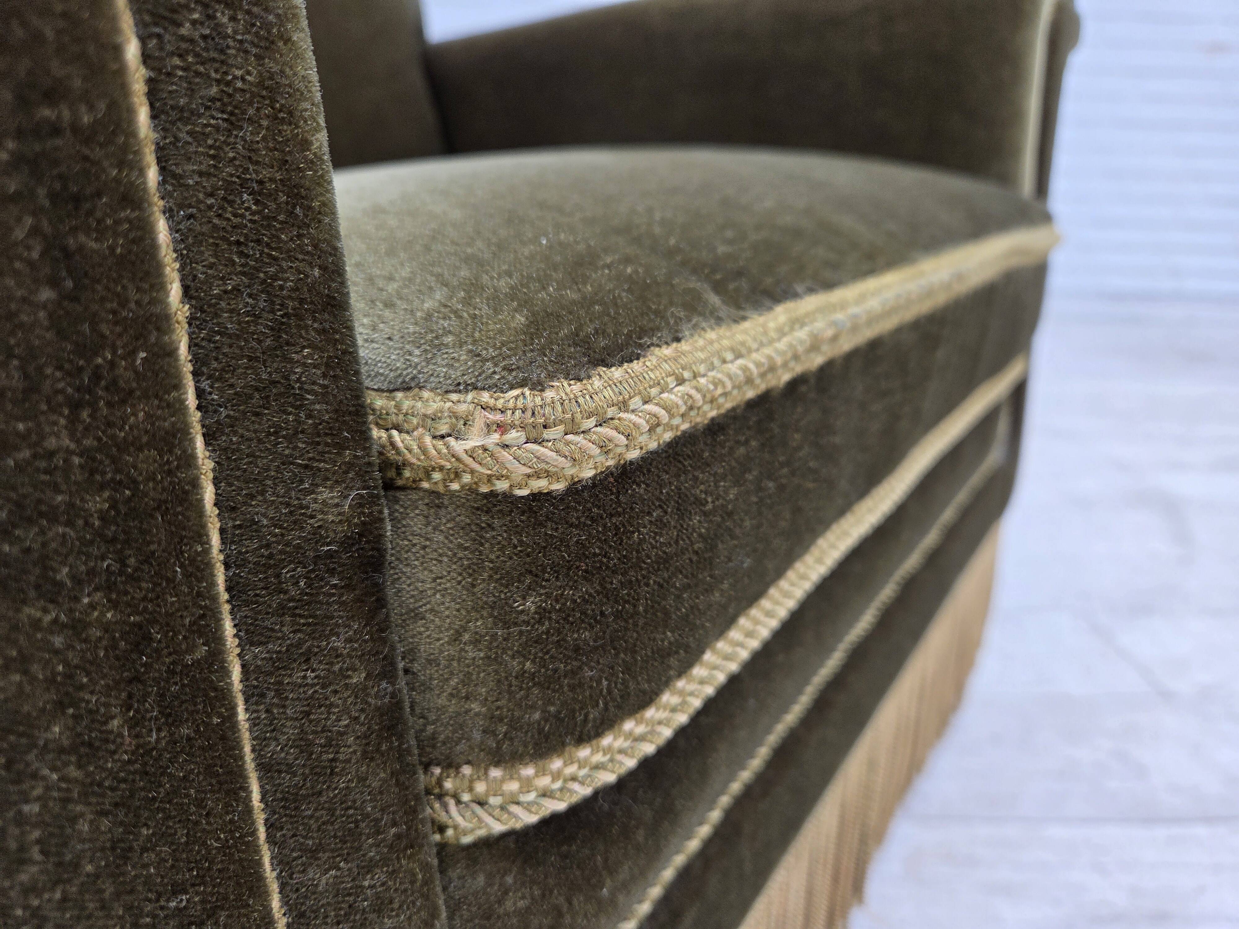 Fauteuil danois des années 1970, velours vert d'origine.