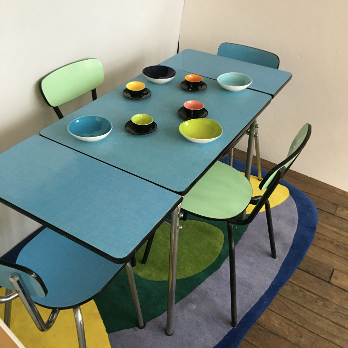 Vintage table in pool blue formica