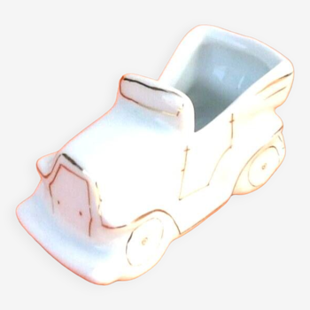 Car-shaped pocket tray White porcelain with gilding
