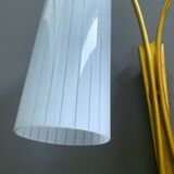 Applique murale en laiton avec abat-jour en verre rose et bleu, années 1960