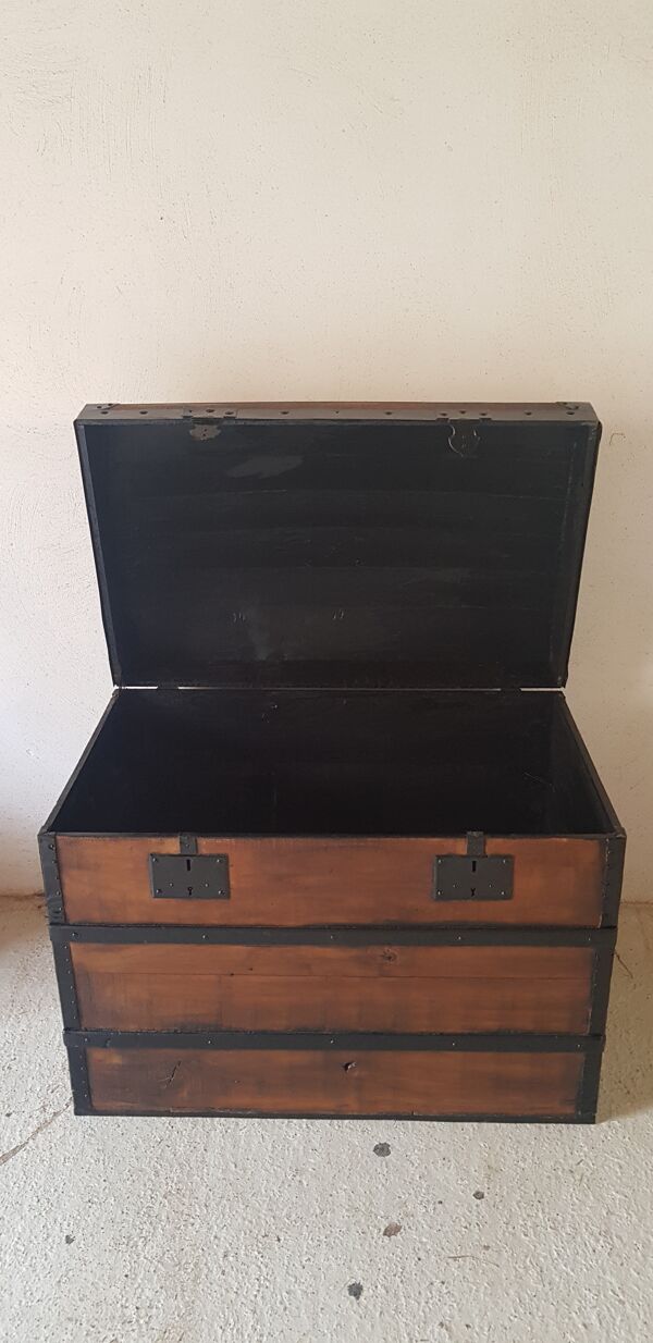 Malle de voyage bombée