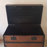 Curved travel trunk