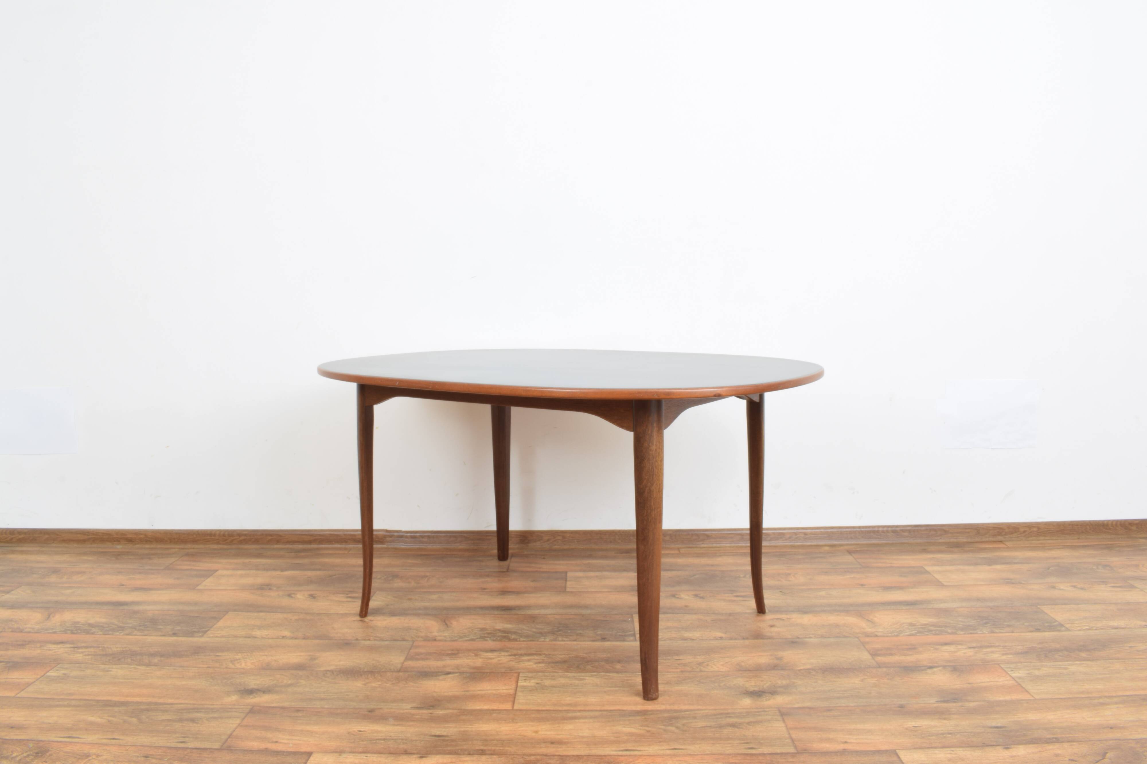 Mid-Century Swedish Teak Table Model „Ovalen” by Carlm Malmsten for Mobel Komponerad AV, 1950s.
