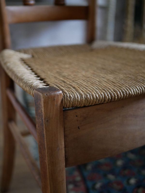 Ancienne chaise paillée
