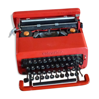 Machine à écrire valentine de  olivetti