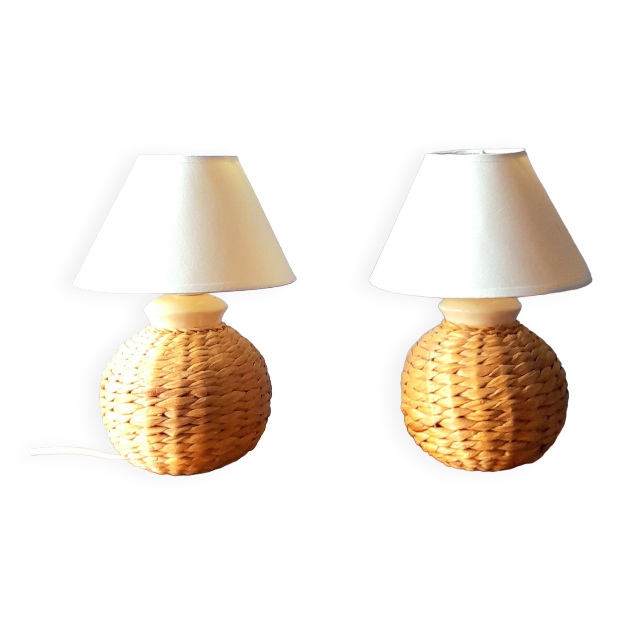 Paire de lampes en fibre végétale tressée