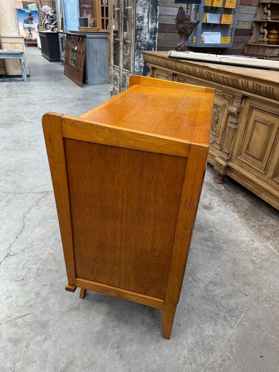 Vintage chest of drawers