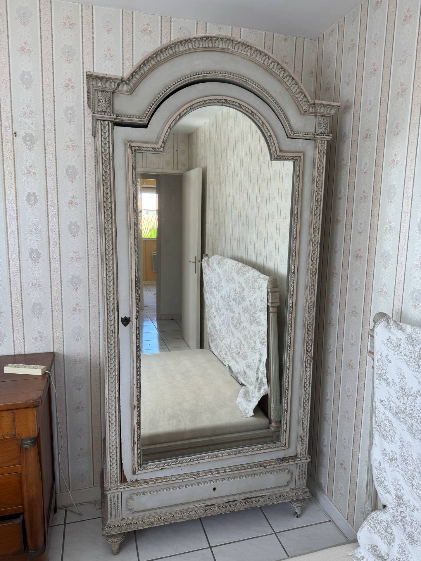Tall antique wardrobe Hopilliart & Leroy