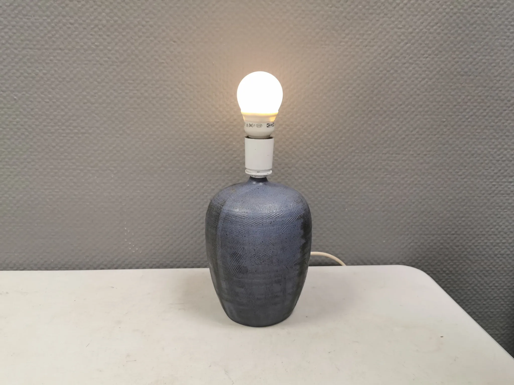 Ceramic table lamp