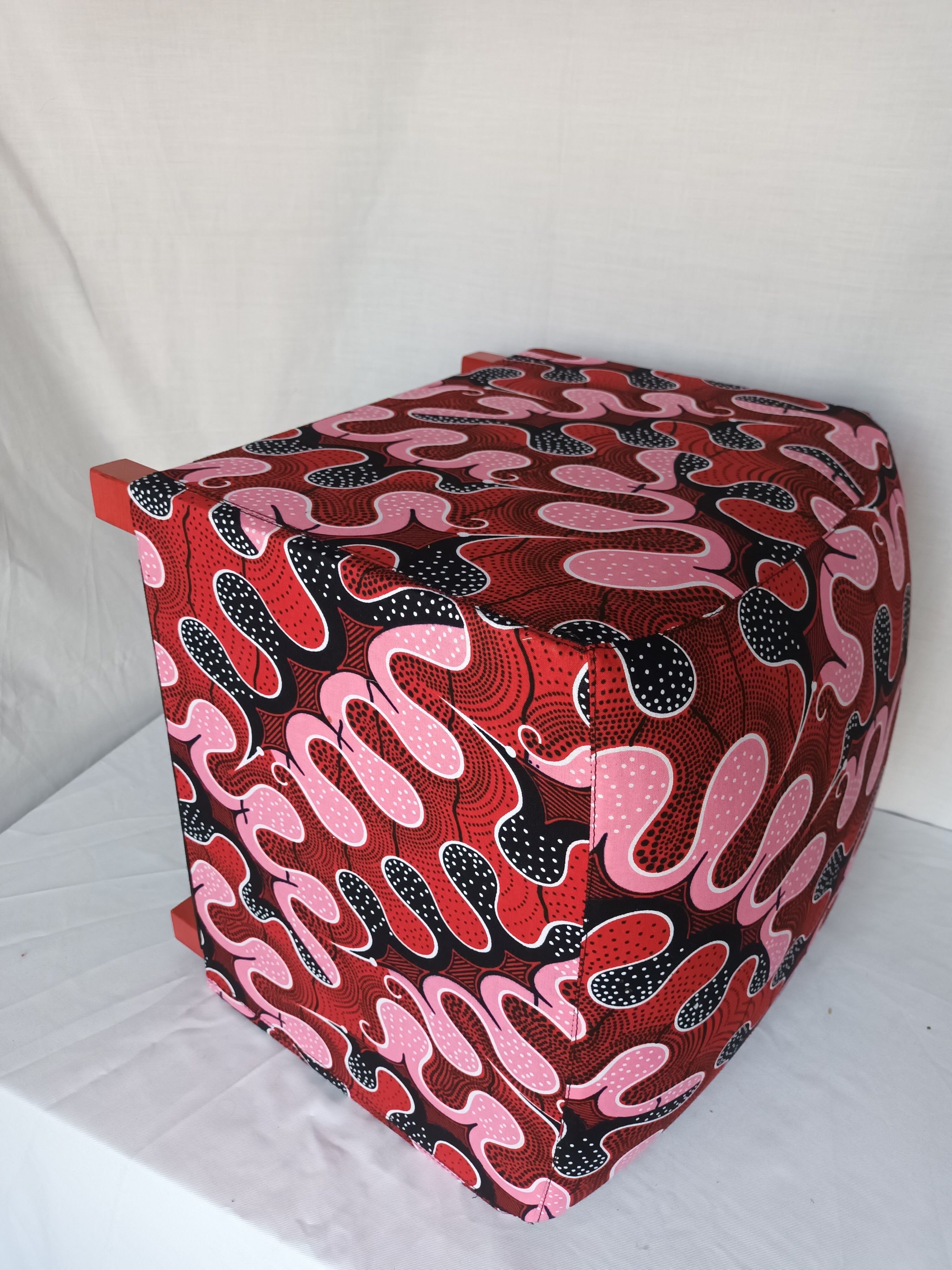 Square pouf zawati
