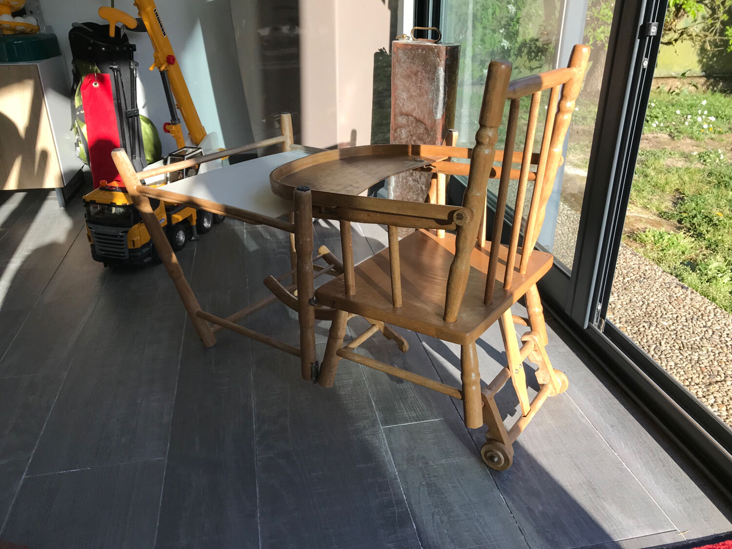 Wooden high chair for baby - Vintage