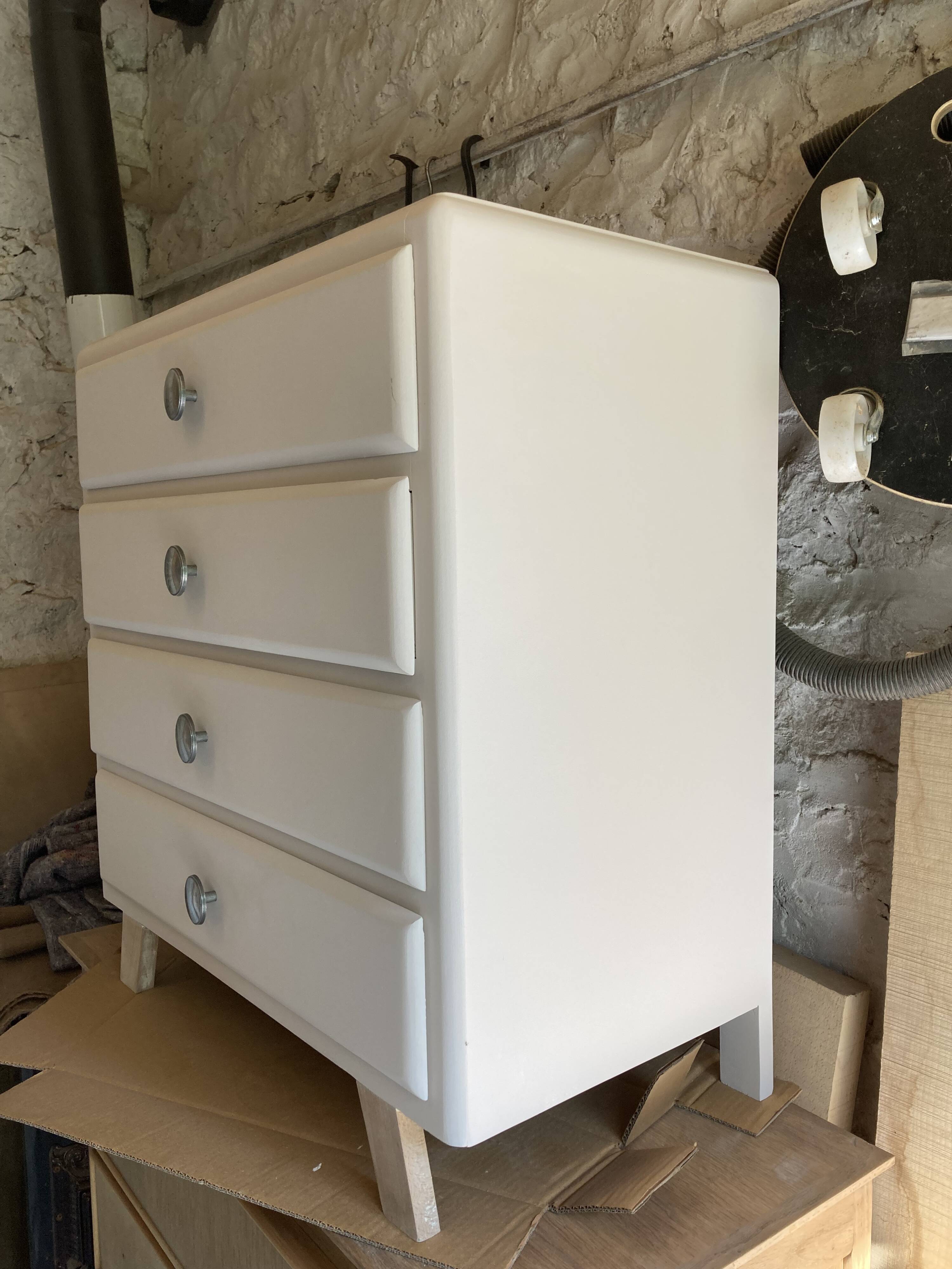 Vintage chest of drawers