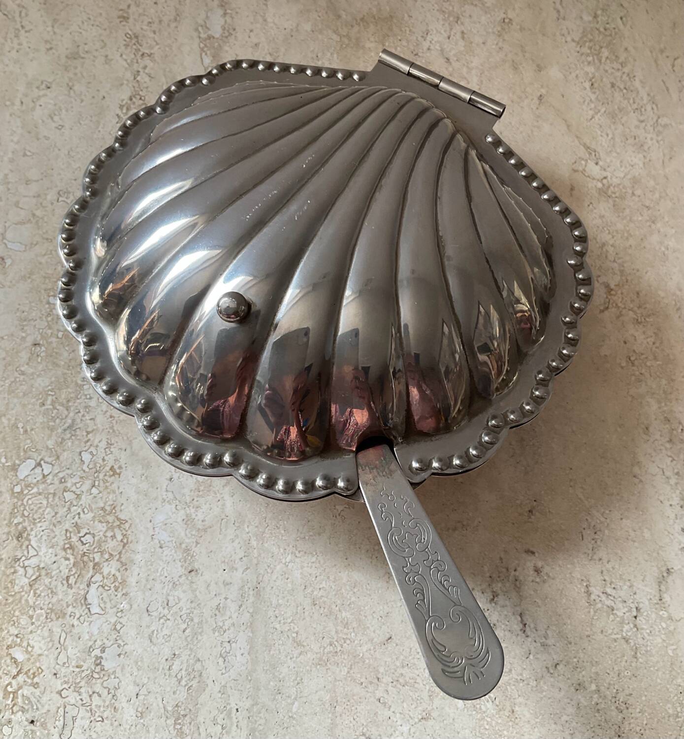 Vintage shell butter dish in silver metal
