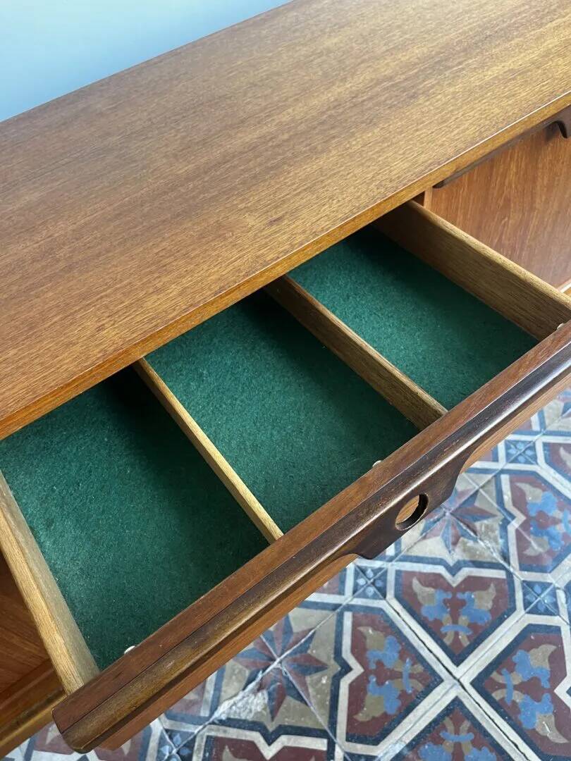 Buffet moderne du milieu du siècle – Meubles Stonehill