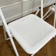 chaises pliantes en métal perforée, design vintage annees 1970
