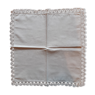 Napperon en fil de coton blanc, décor au crochet, fait main, années 30