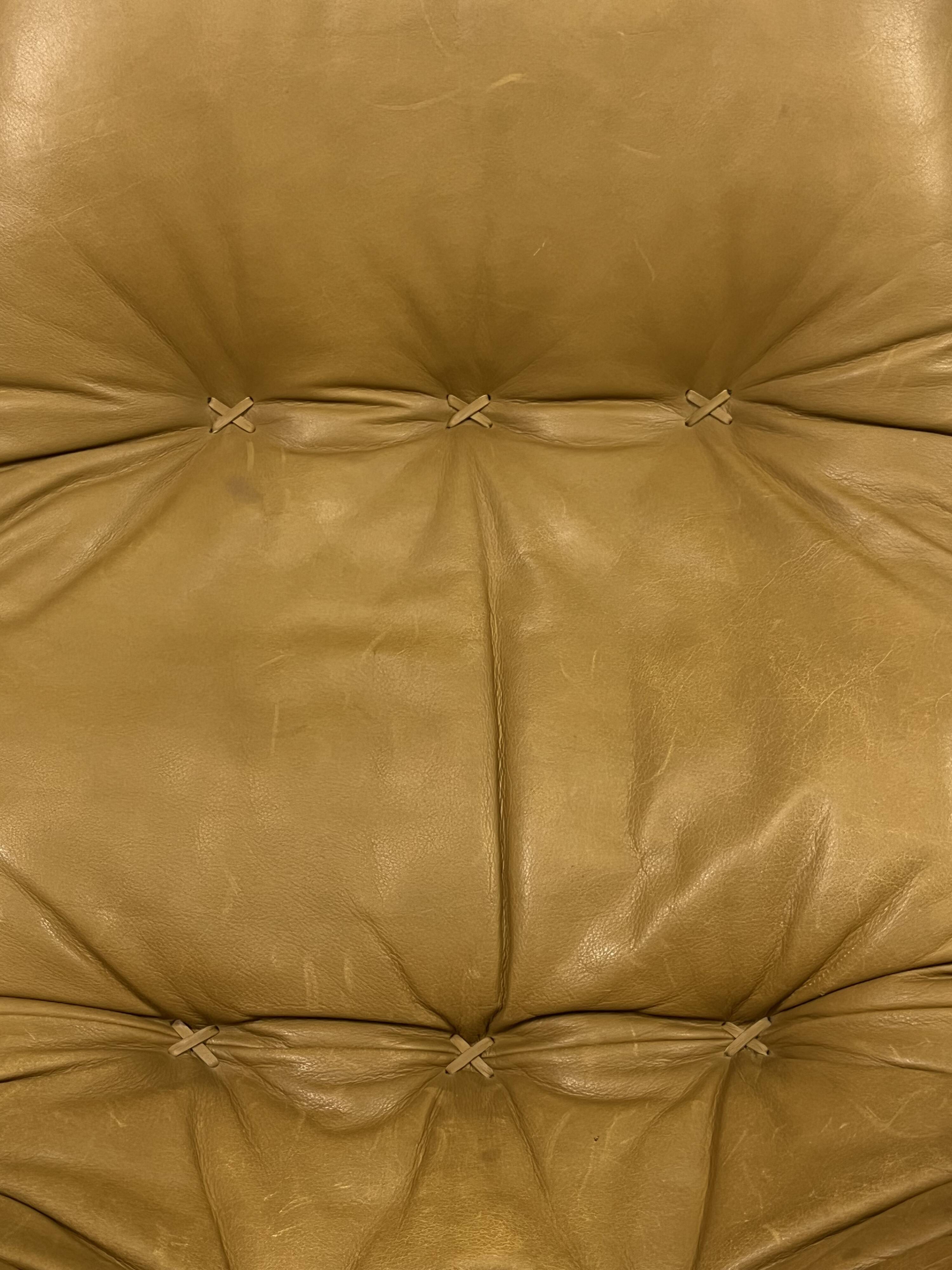 De Sede S231 Swivel Leather Armchair, 1960s