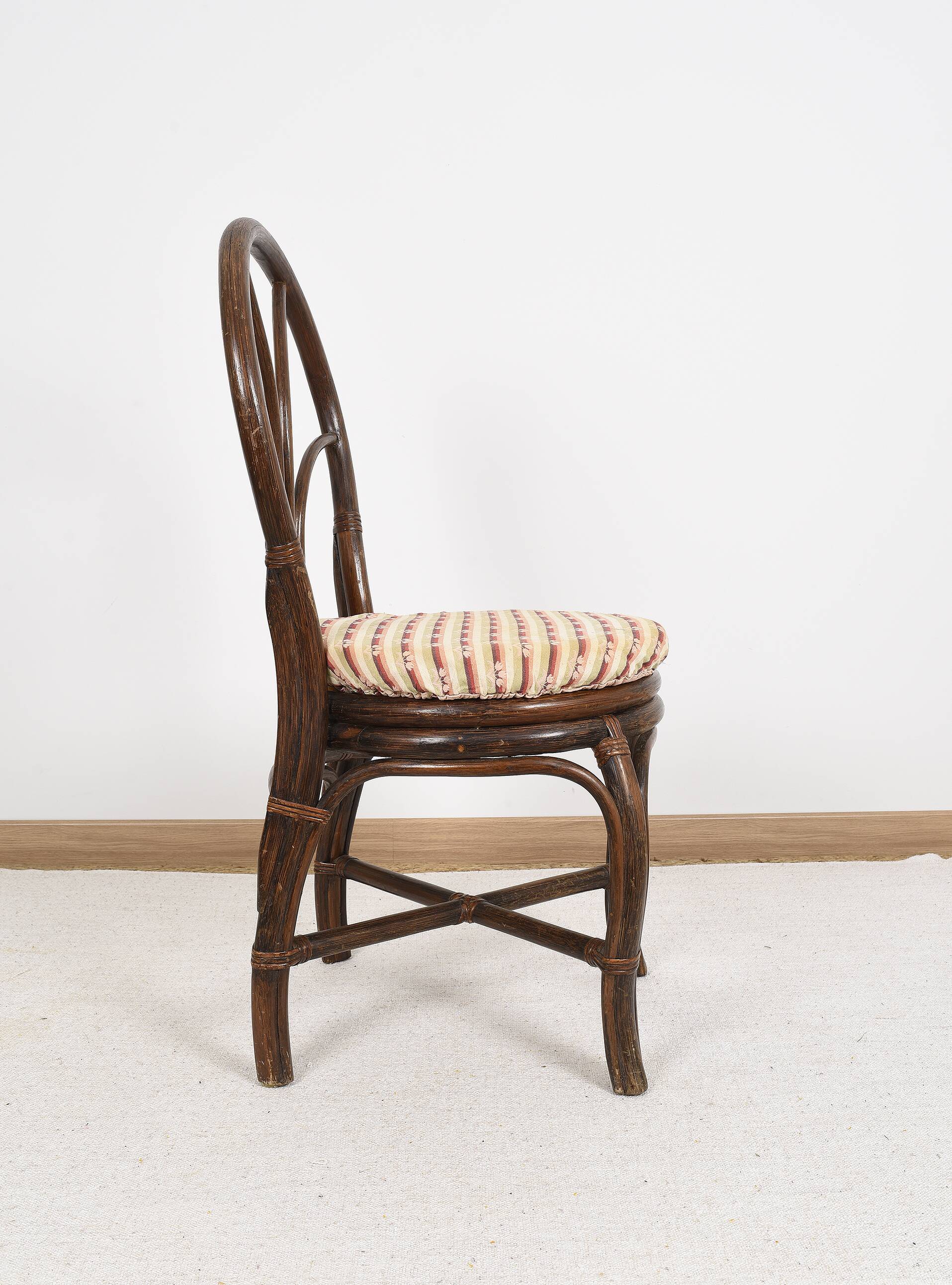 Set of 4 turned wicker chairs, vintage.