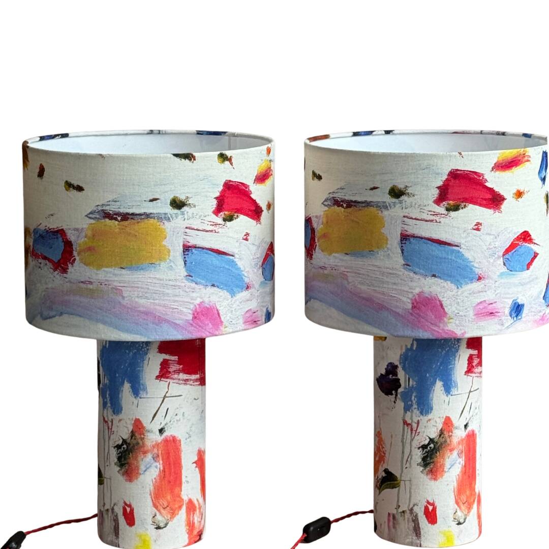 Paire de lampes tissu Pierre Frey, bleu clair et câble rouge