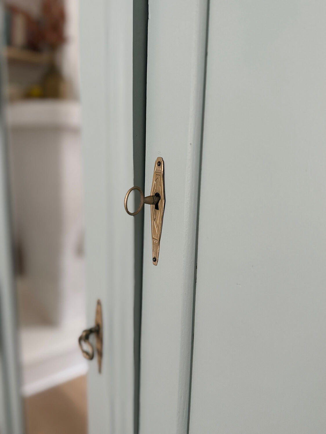 Art Deco wardrobe / closet from the 1930s/1940s.