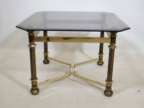 Table basse en laiton et verre fumé de style Hollywood Regency, 1970