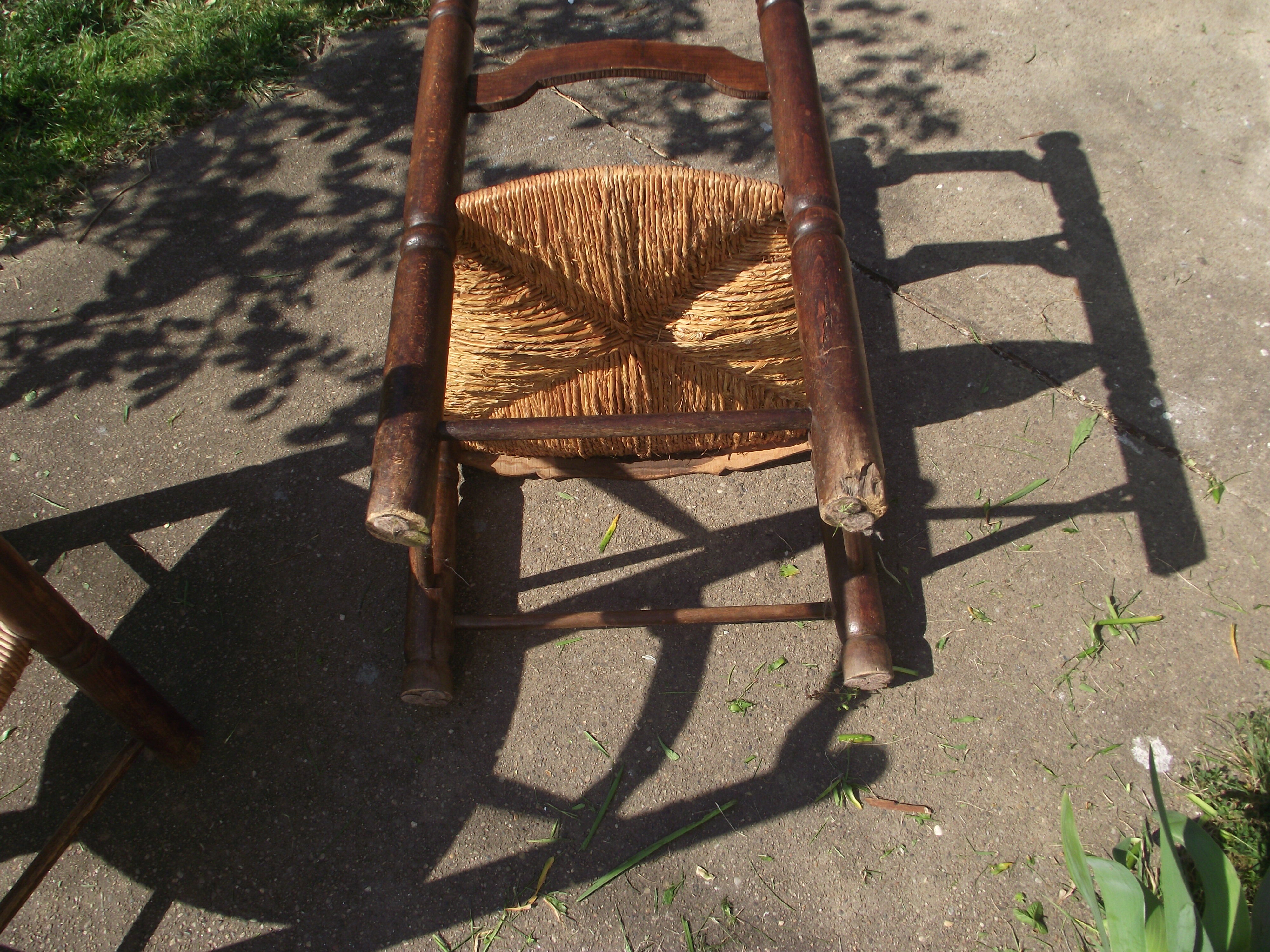 Paire de fauteuils paillées campagnards