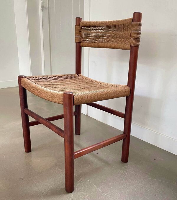 Belle chaise, structure en bois avec assise et dossier en corde de papier