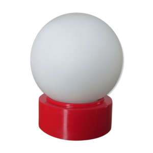 Lampe plastique rouge
