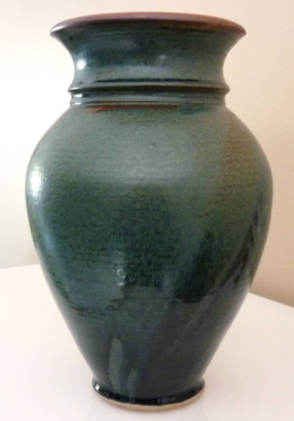 Vintage vase in glazed ceramic, hand-thrown, signature to identify