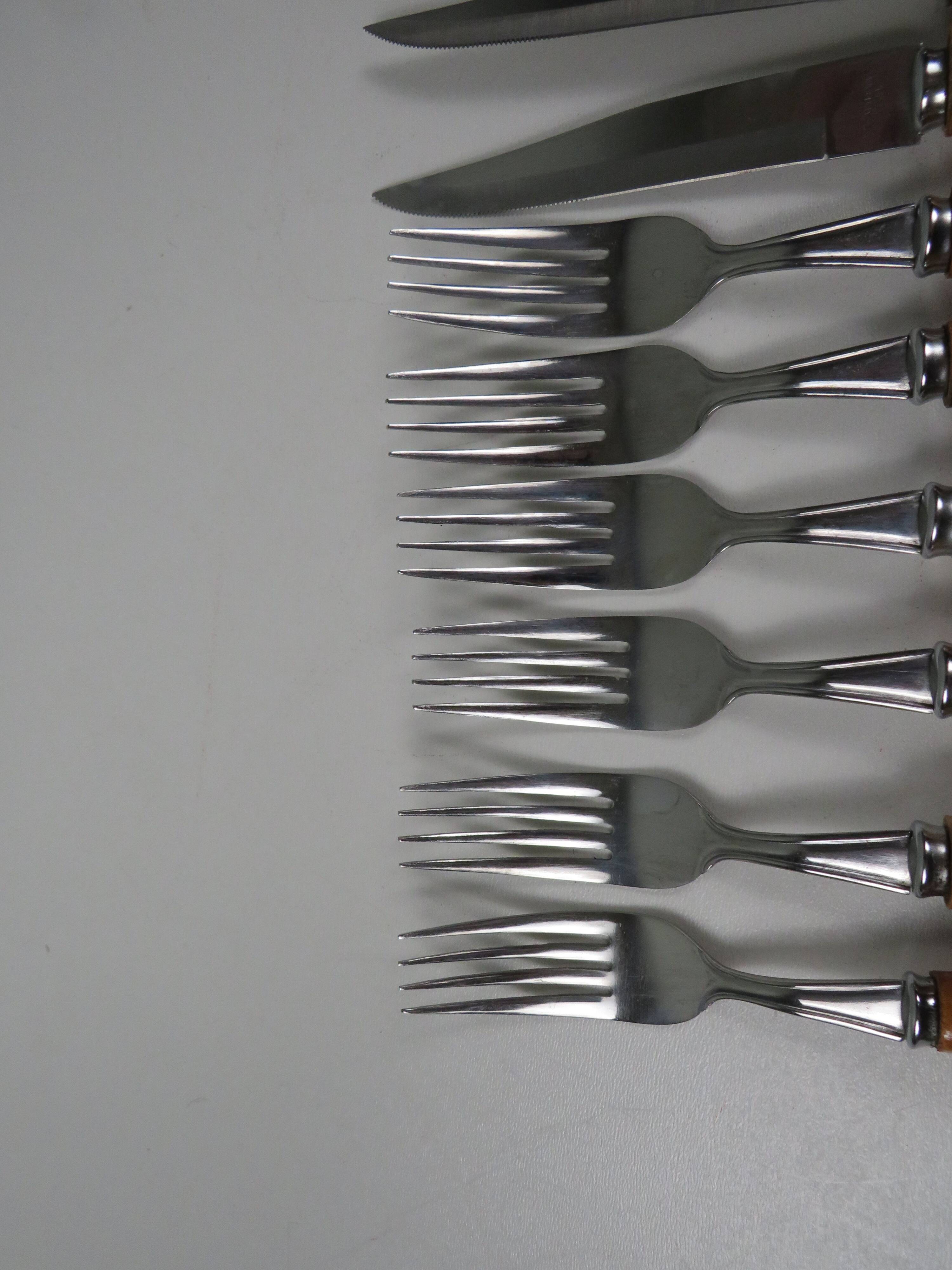 Exclusive 60s steak cutlery set, made in Italy –