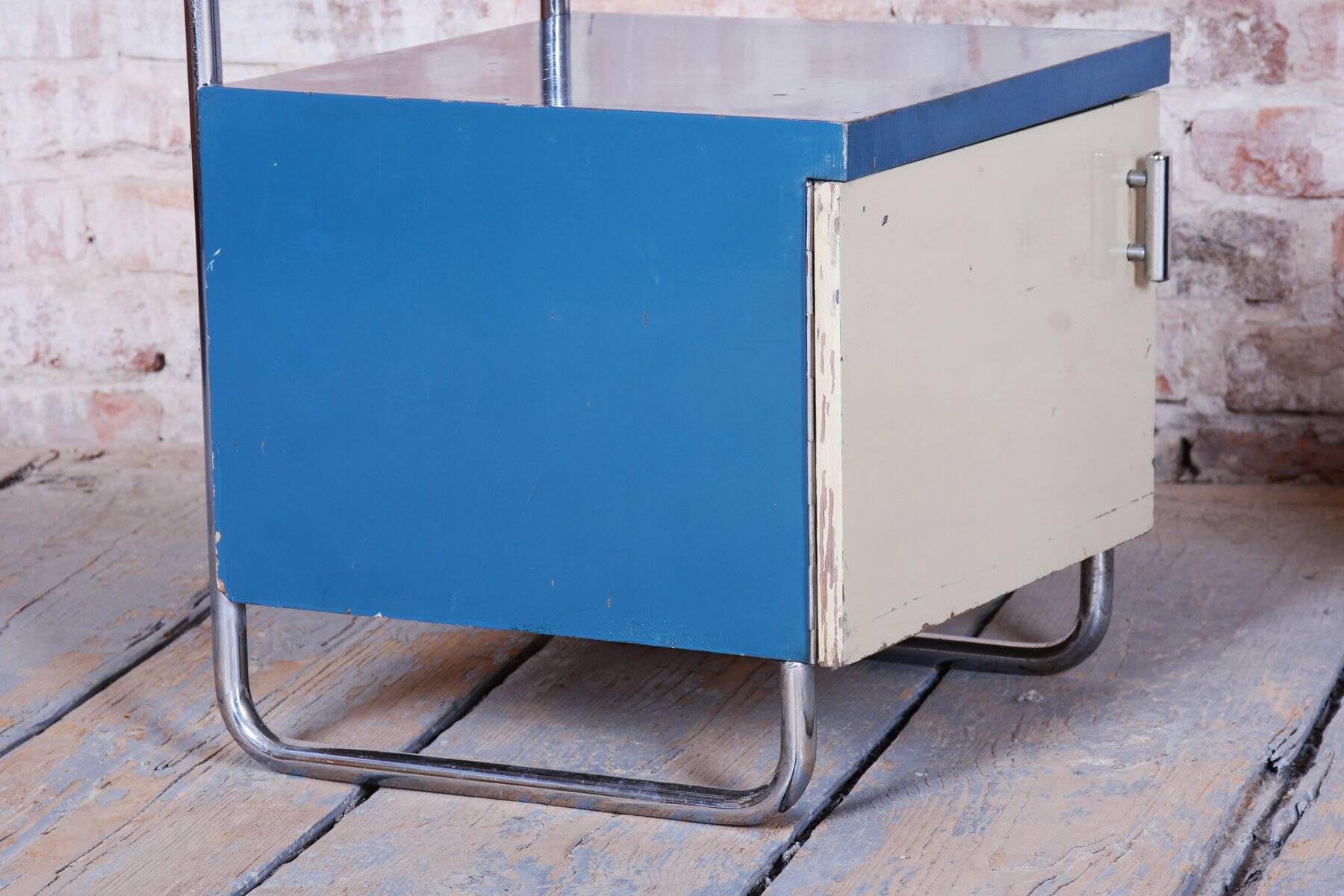 Czech Bauhaus Bedside Tables in Chrome and Lacquered Wood, 1930s, Set of 2