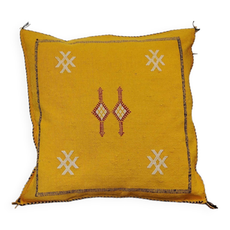 Coussin Sabra jaune berbère en soie de cactus