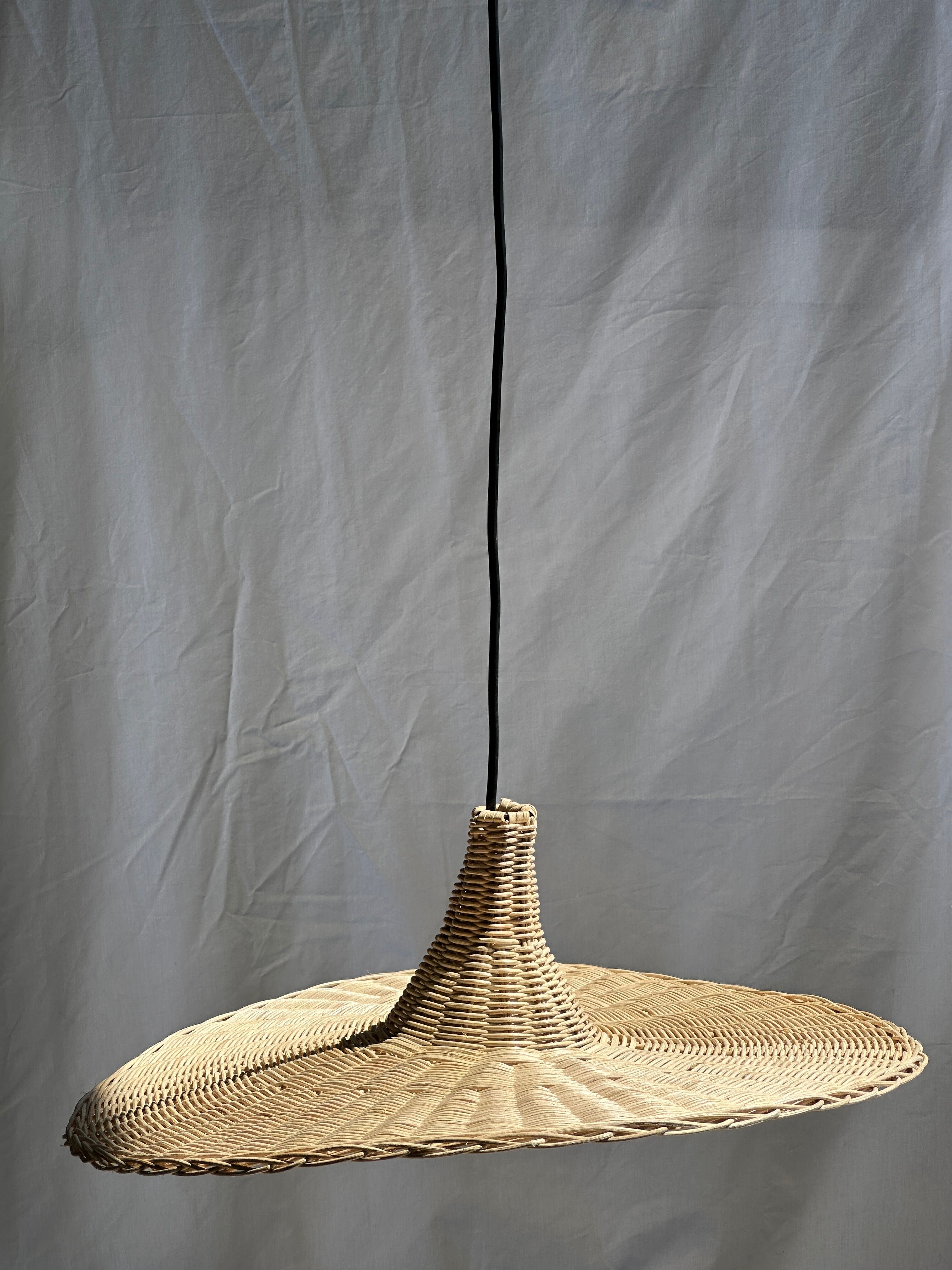 Suspension en rotin en forme chapeau D:60cm