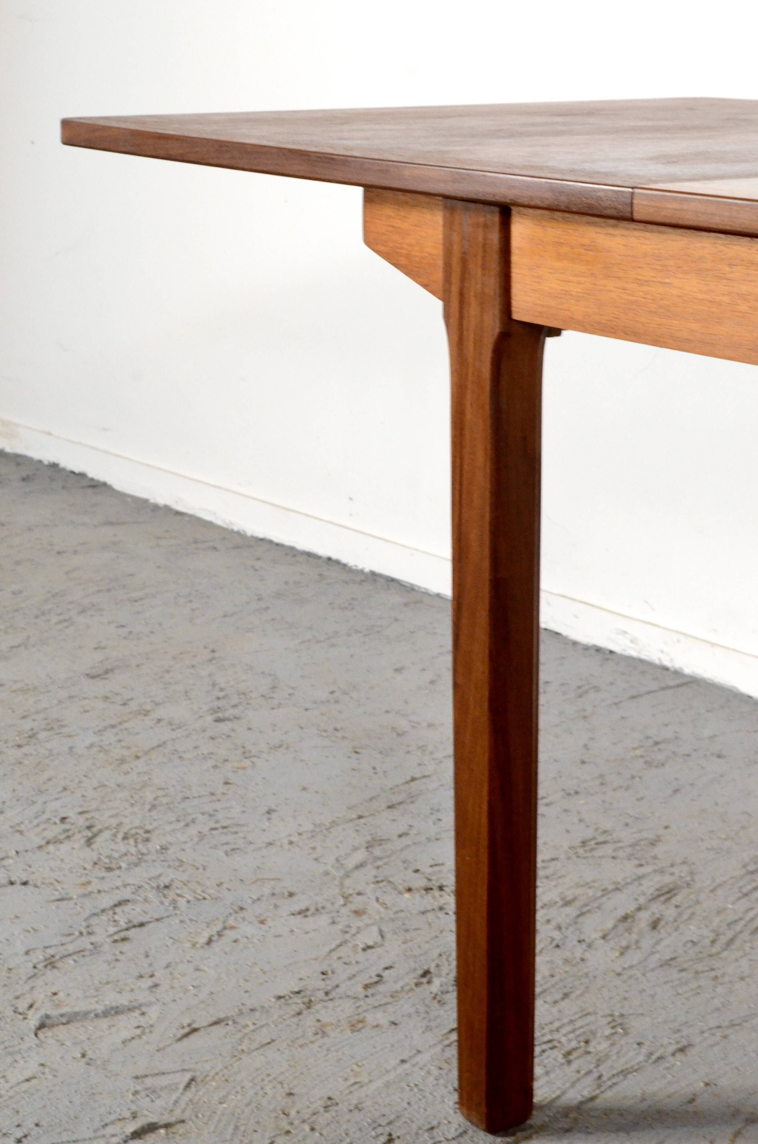 Table extensible Nathan du milieu du siècle en superbe teck. Moderne/Rétro/Danois