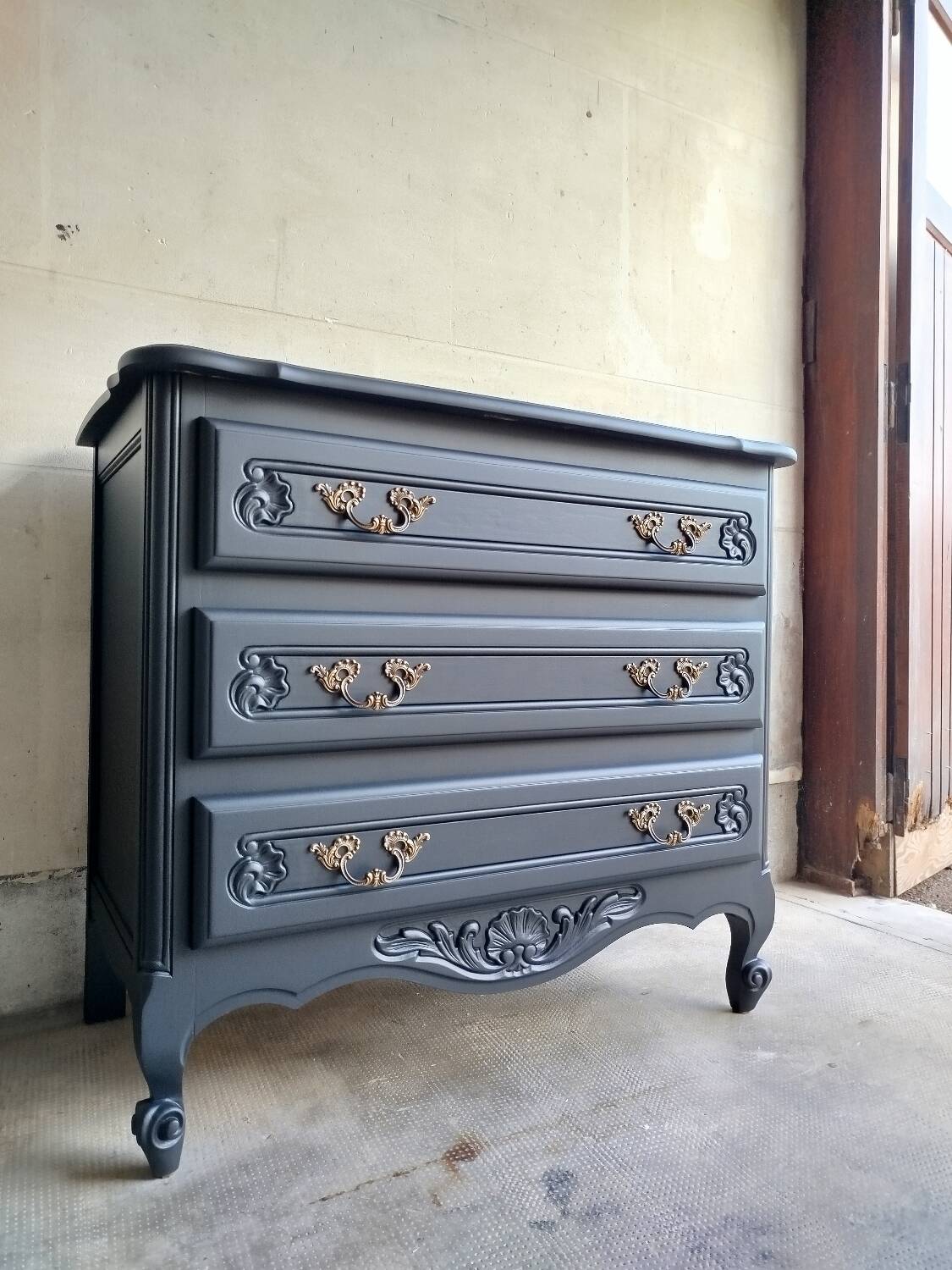 Vintage black chest of drawers