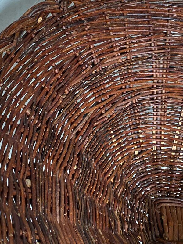 Paire de fauteuils corbeille en osier