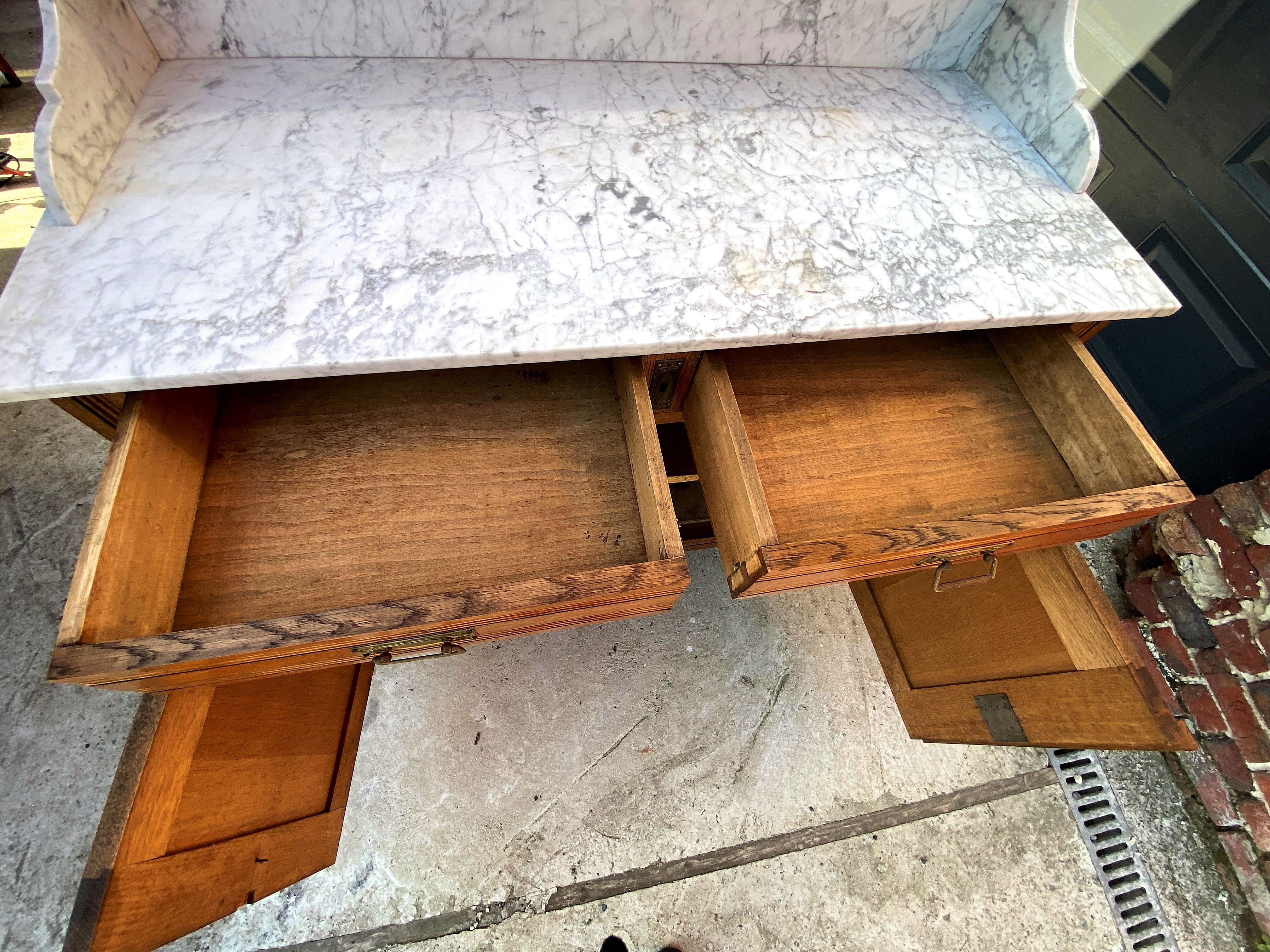 Toilet furniture, dressing table