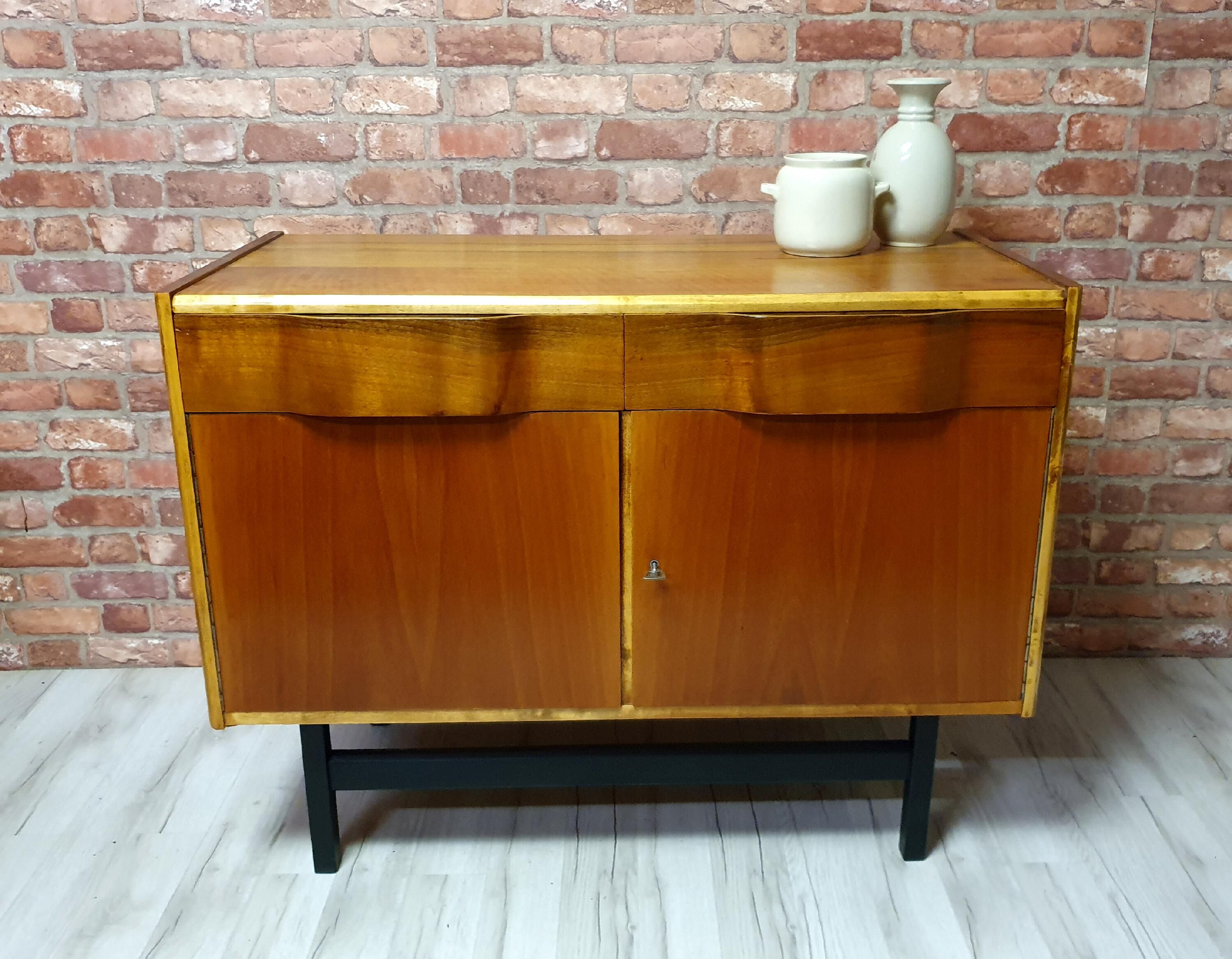 Buffet rénové vintage, Pologne, années 60