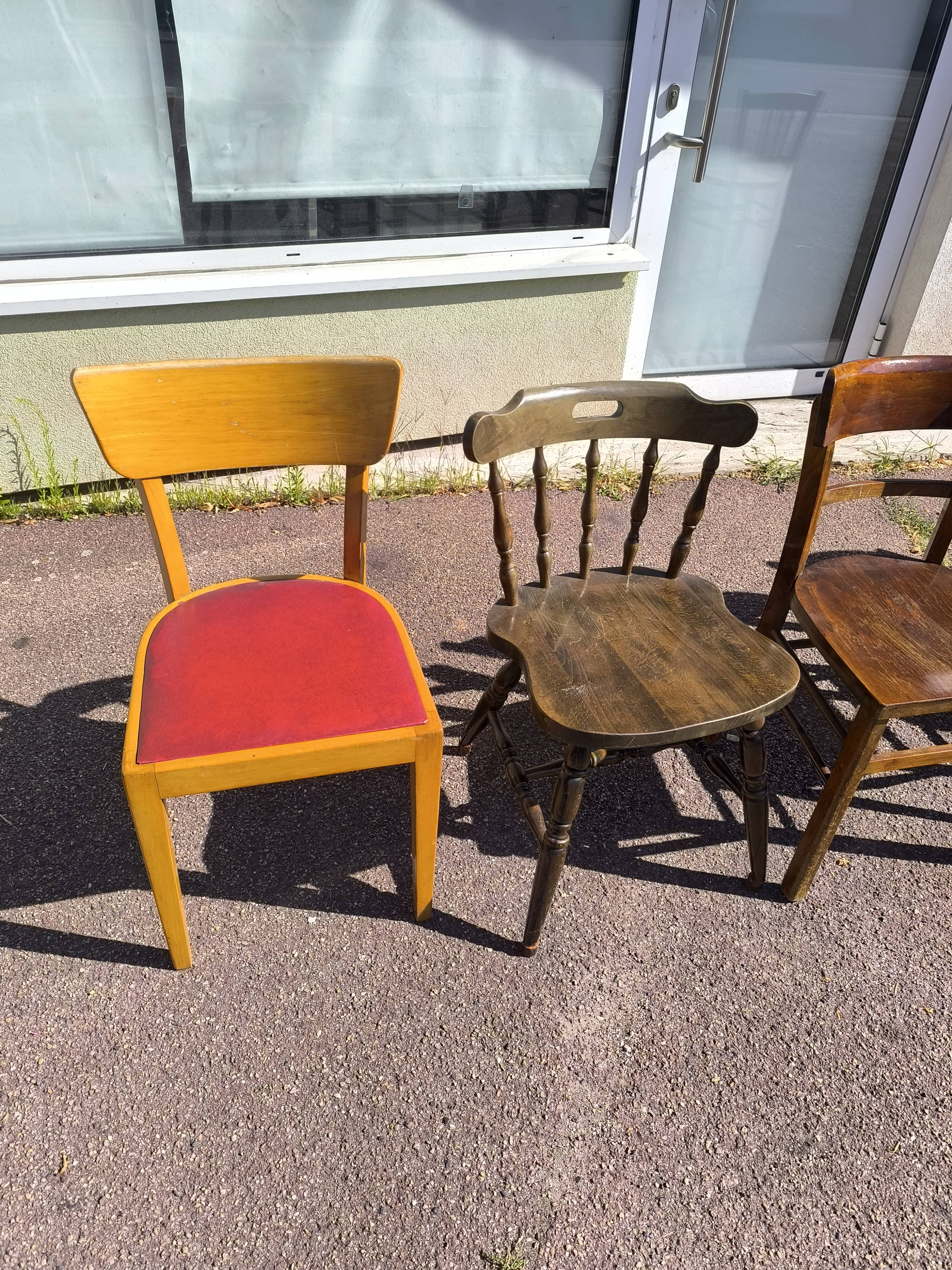 Lot de 6 chaises de bistrot dépareillées bois