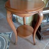 Pedestal table