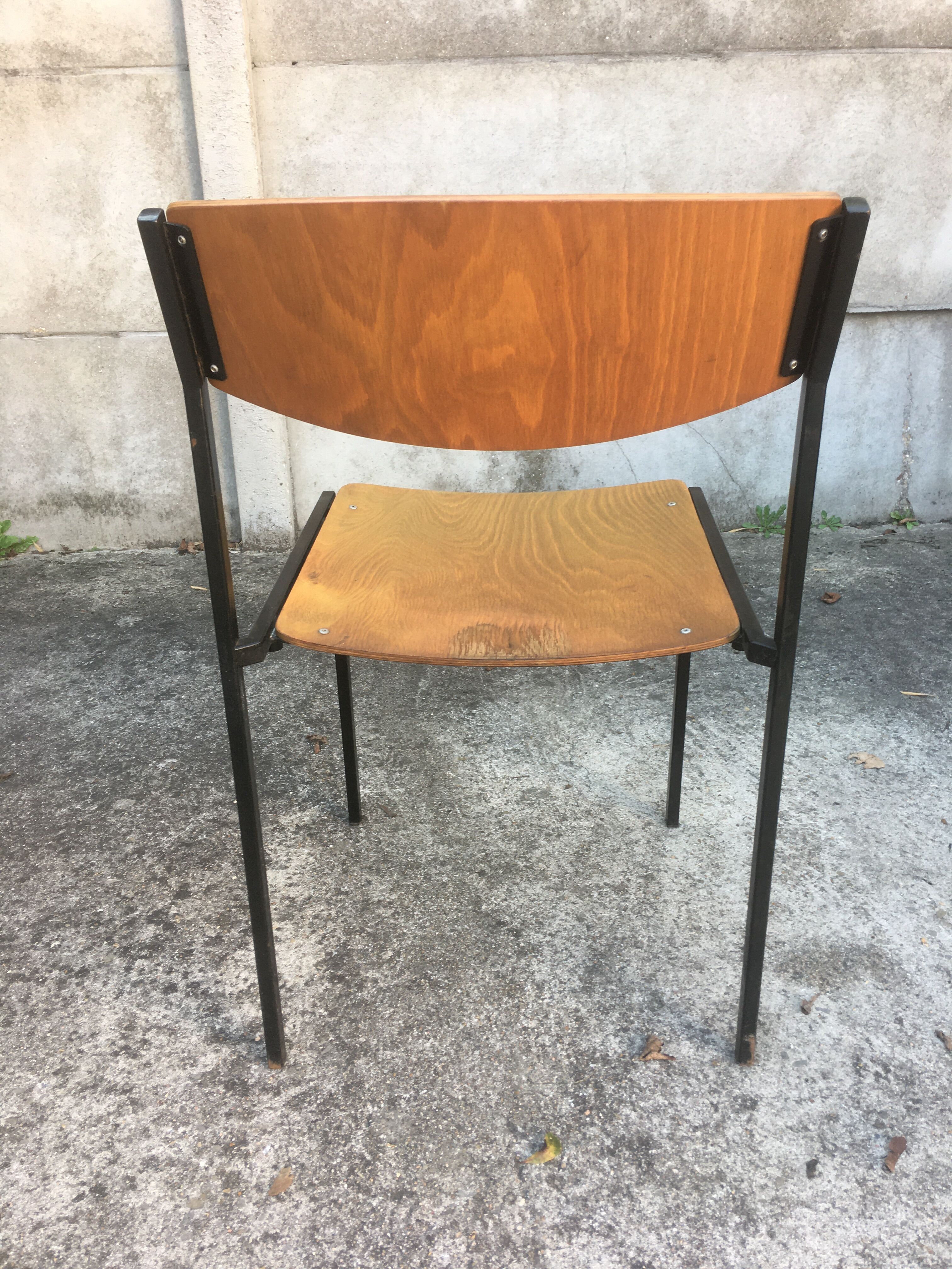 ♻️ Set of 6 chairs designed by designer Gijs van der sluis.