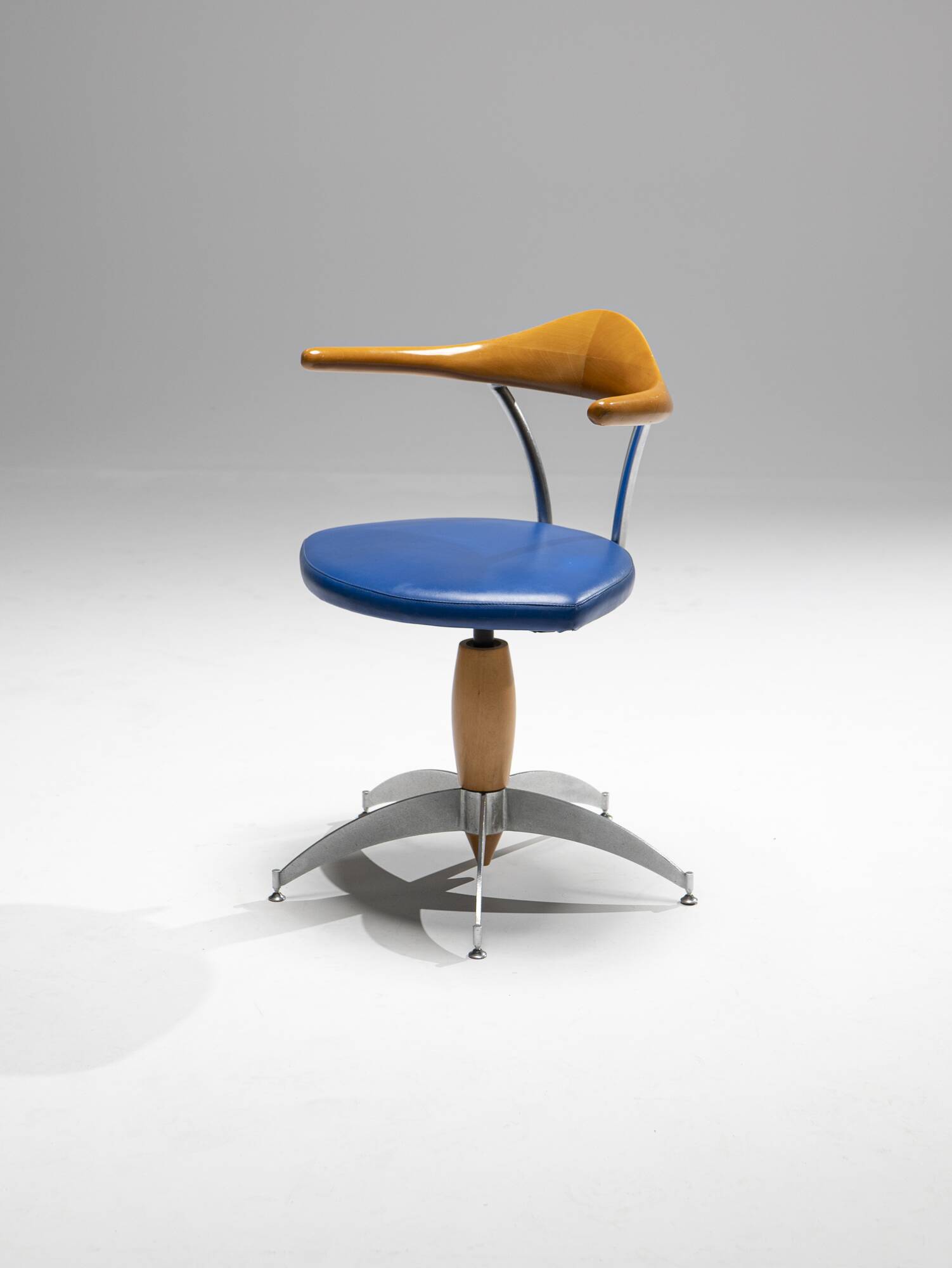 Chaise pivotante, Italie, années 1980