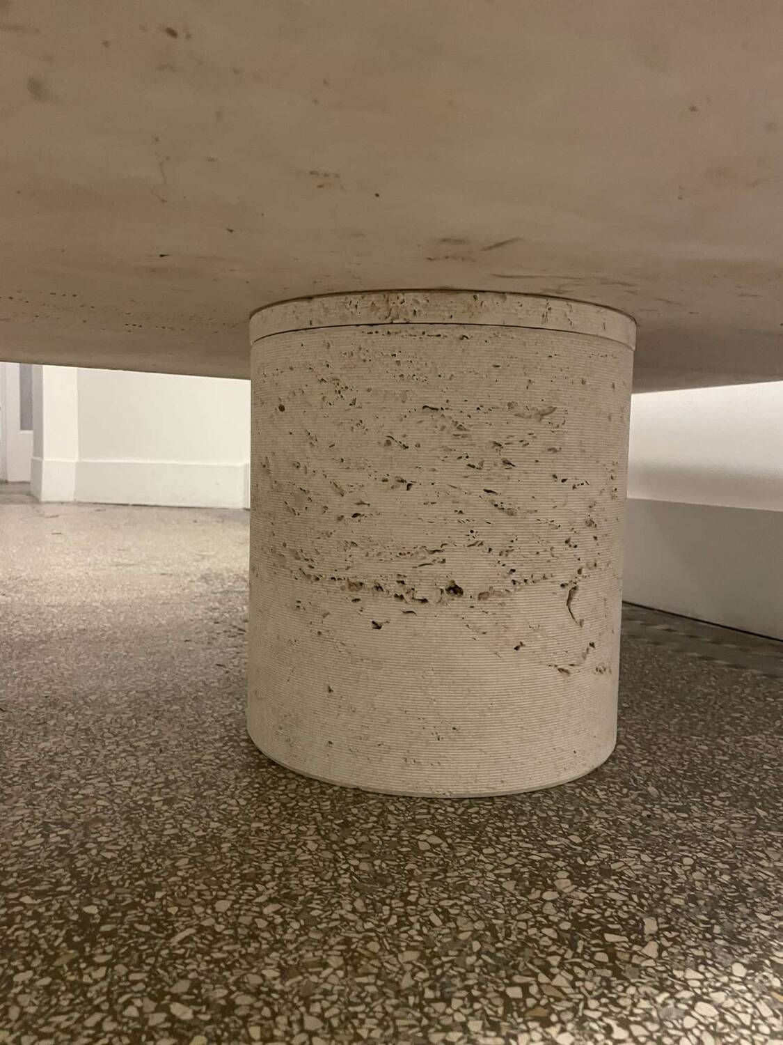 Table basse en travertin, Angelo Mangiarotti, Italy, 1970s