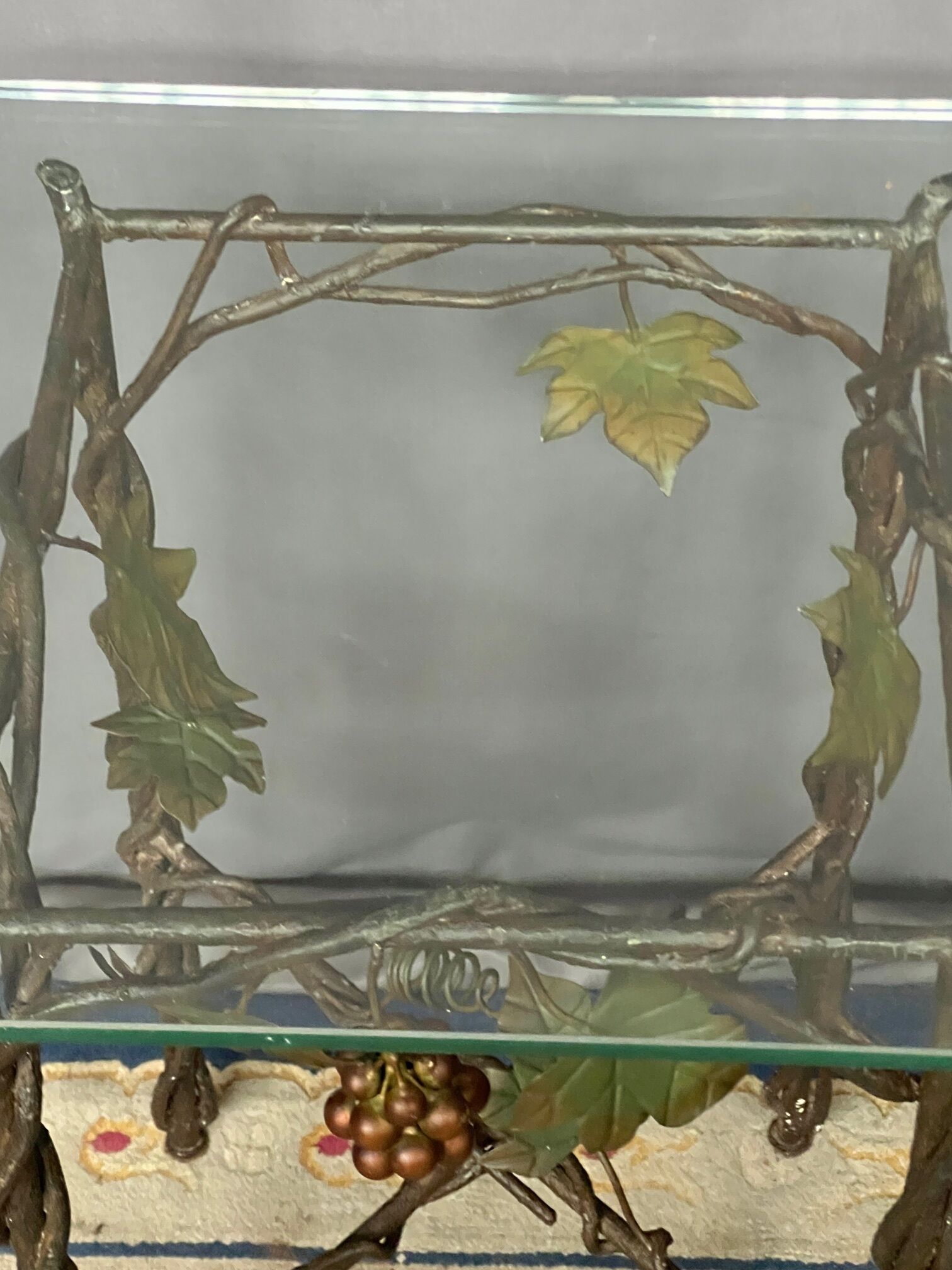 Table art nouveau. Fer forgé, verre.