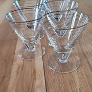 5 stemmed glasses