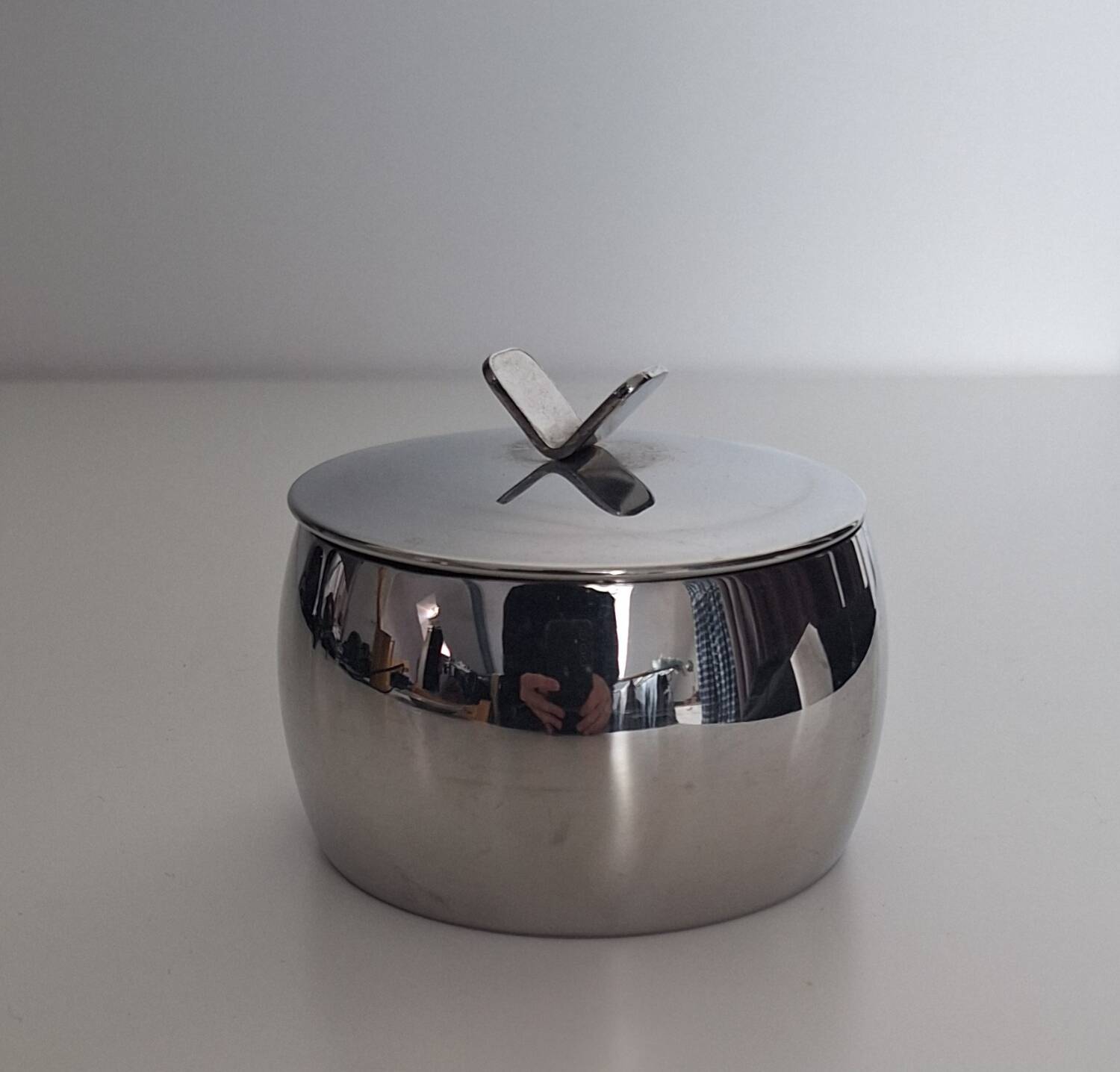 Stainless steel sugar bowl by Guy Degrenne