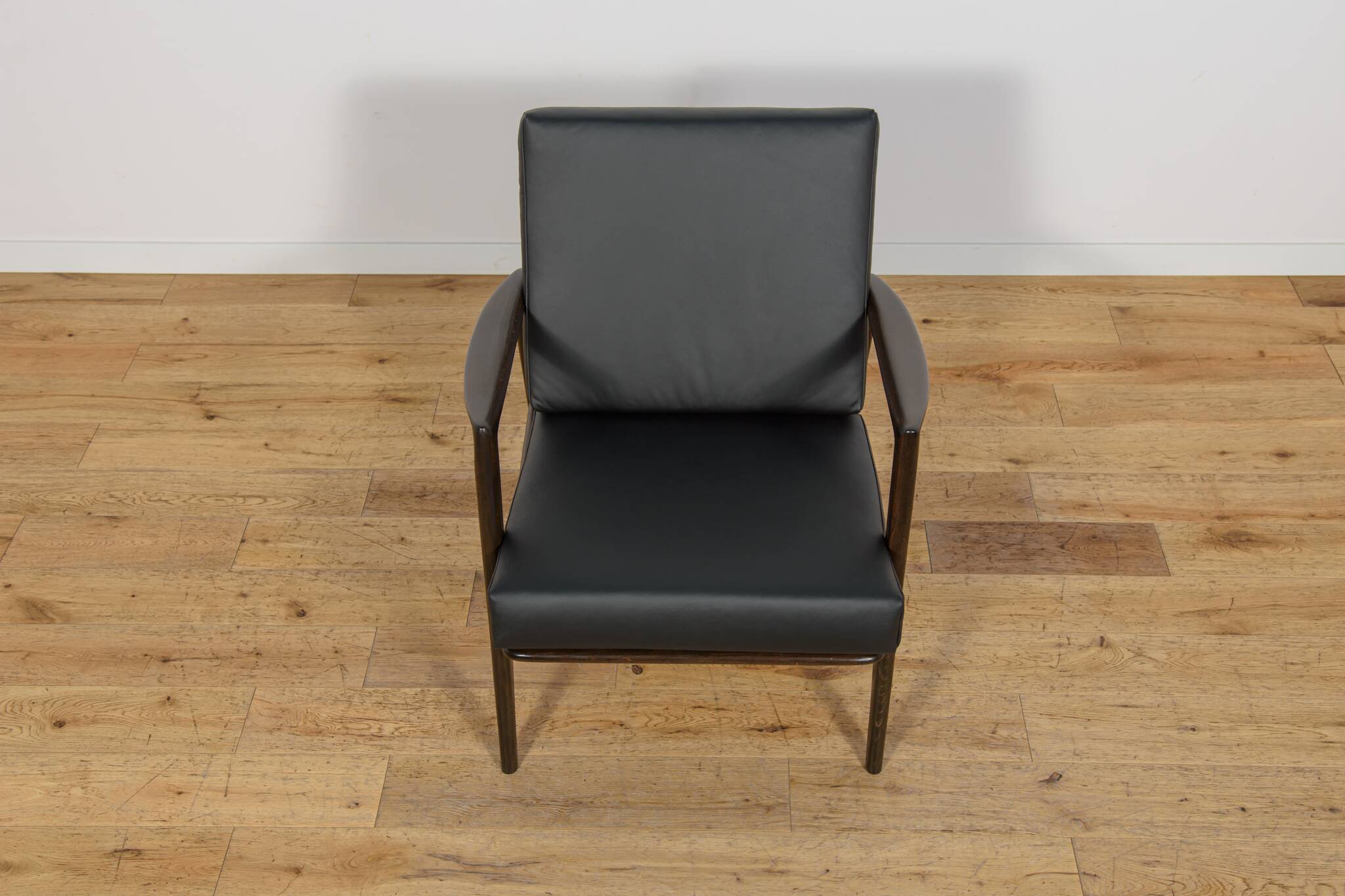 Model 300-139 Armchair from Swarzędz Furniture Factory, Poland, 1960s