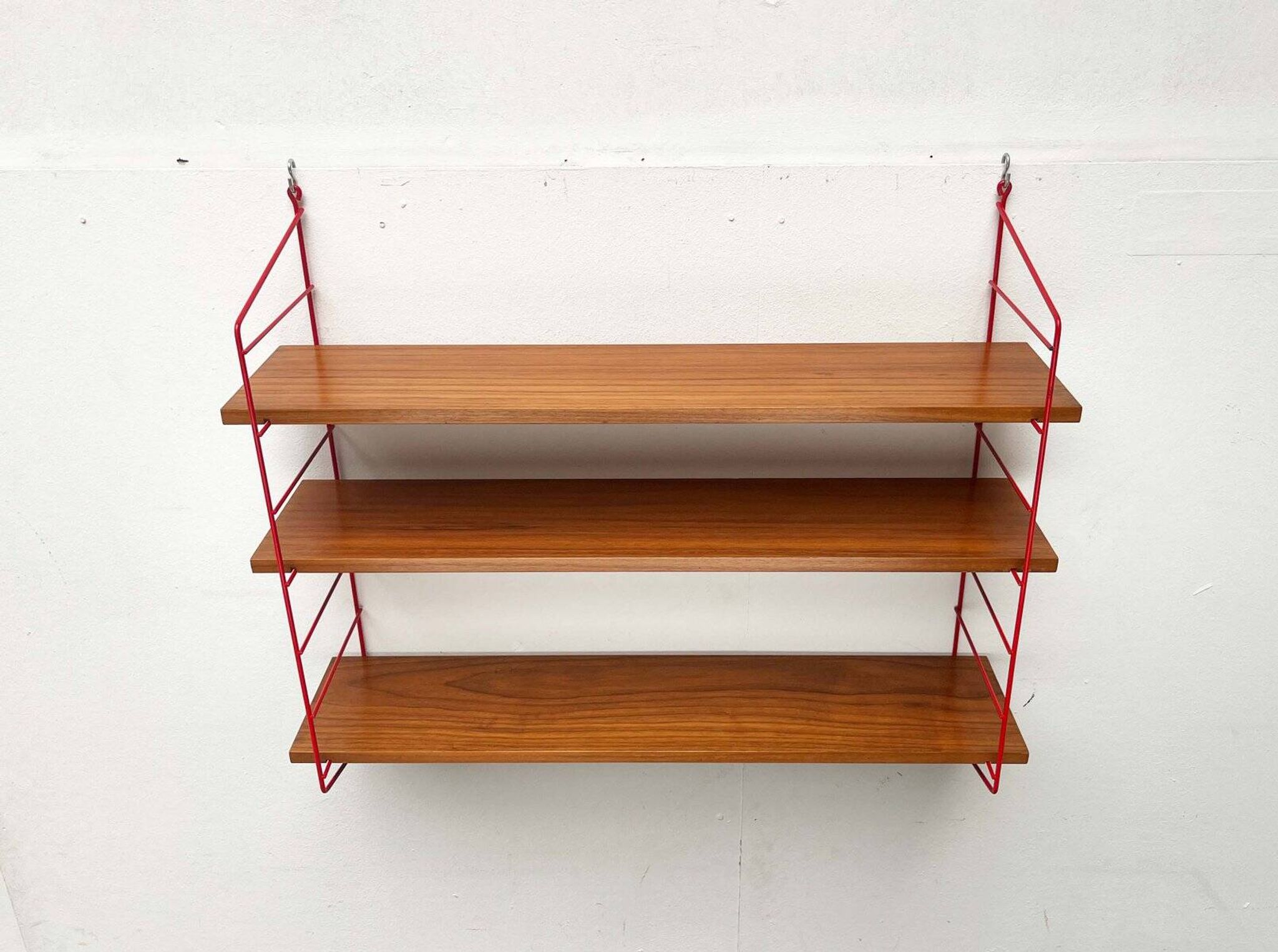 Étagère Teck Style Cordon Rouge Moderne Milieu du Siècle, Années 1960