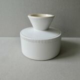 Coupe sur piédouche en céramique blanche