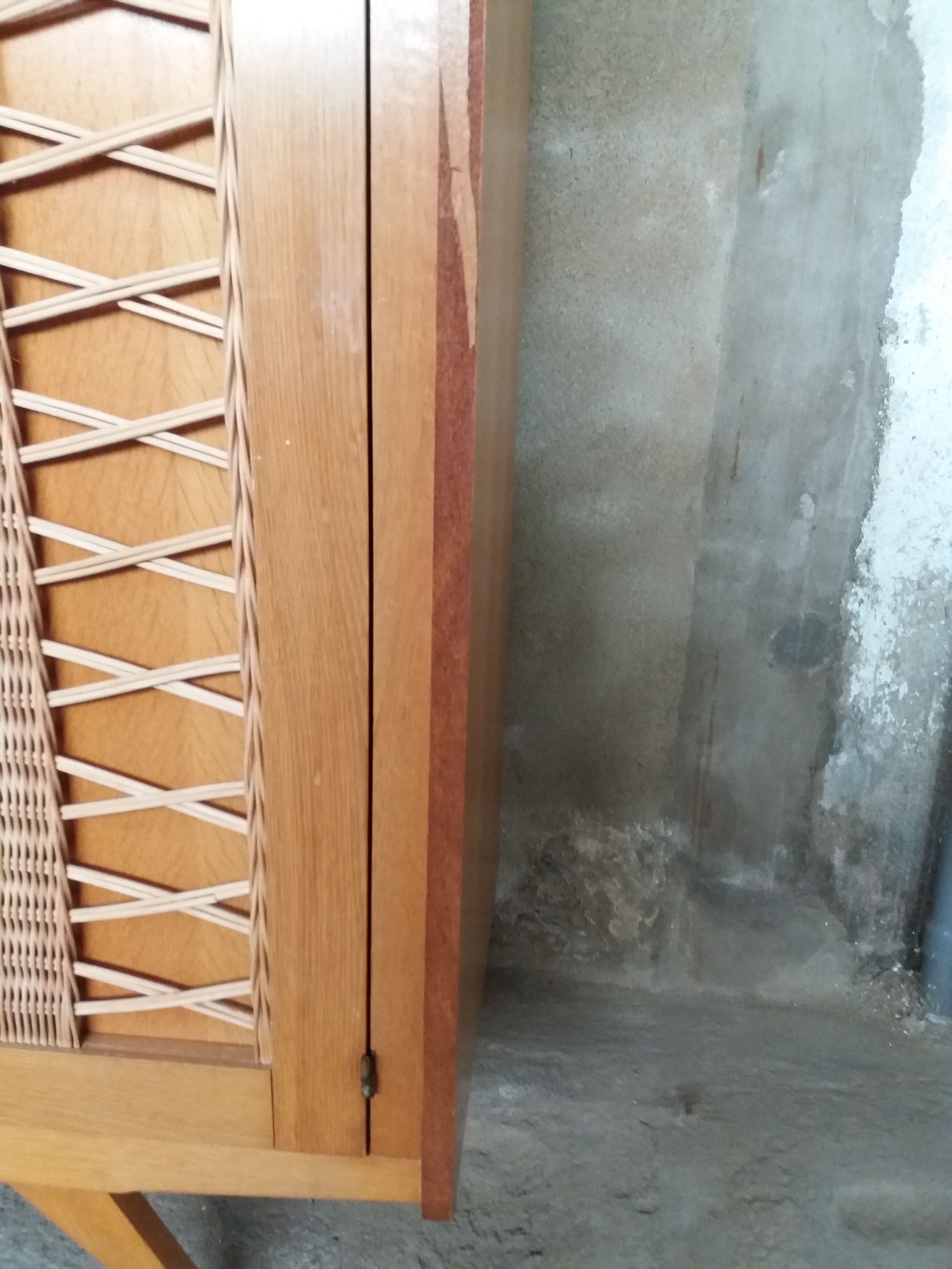 Armoire en rotin vintage